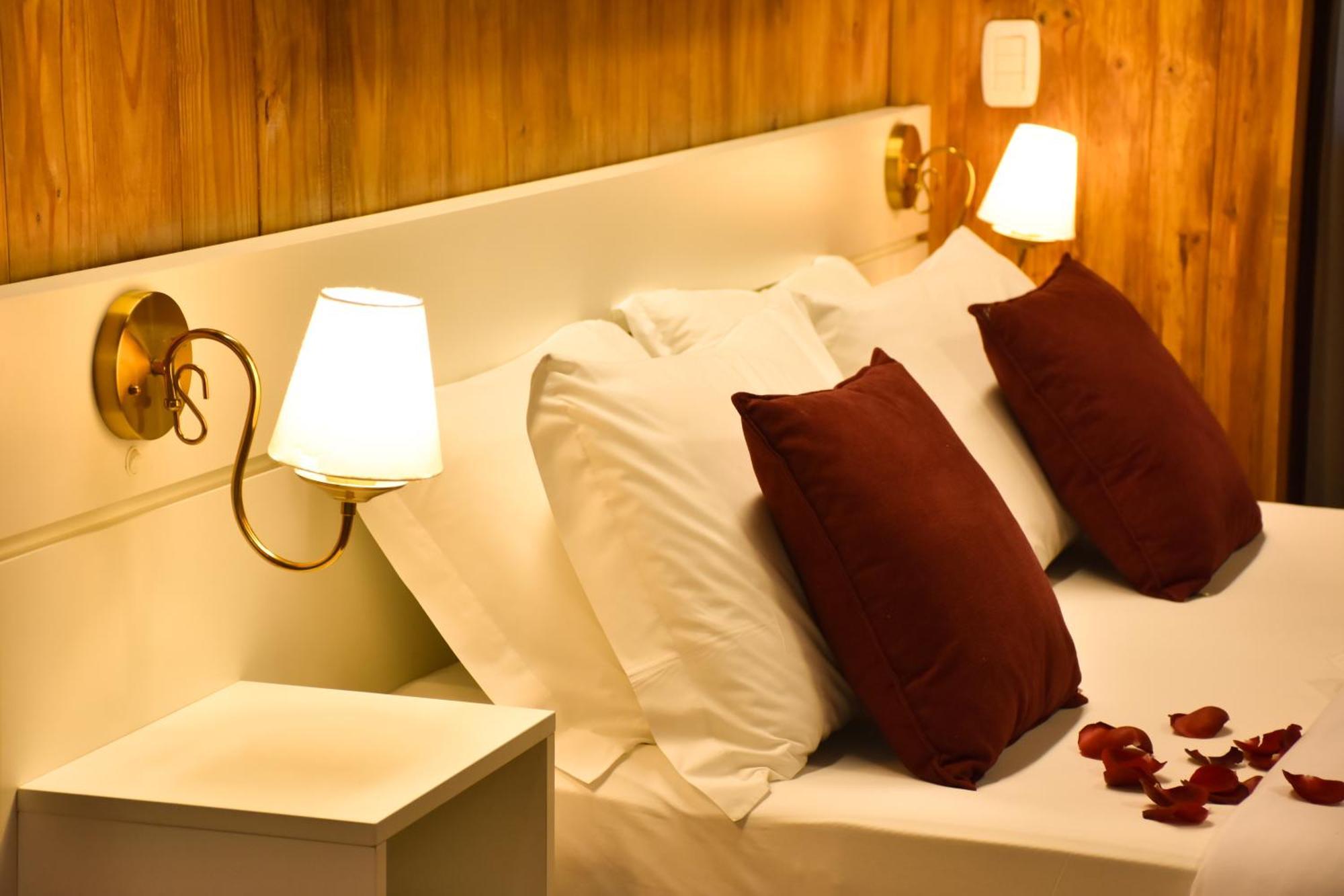 Suite Luxo com Banheira de Hidromassagem