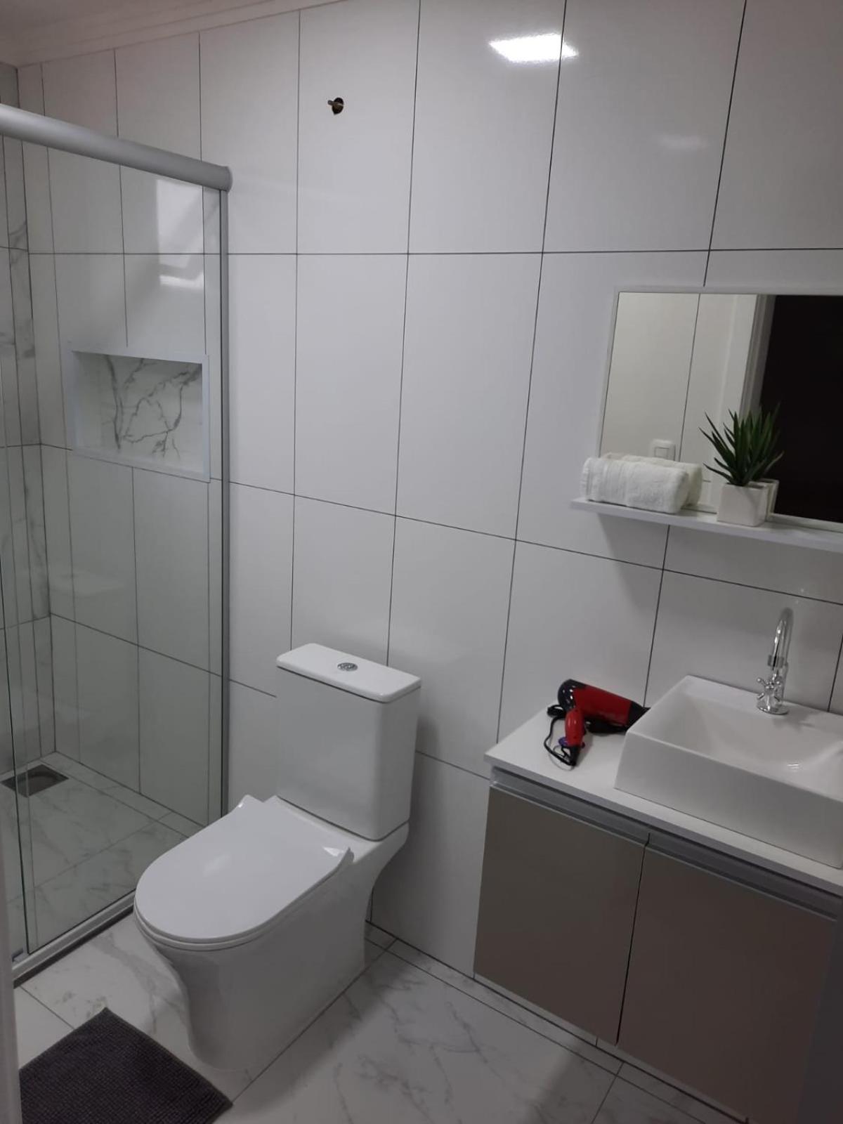Apartamento de 2 Quartos com Varanda