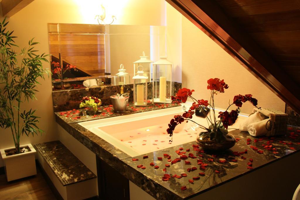 Master Suite Spa Bath,1473678103:JPEG