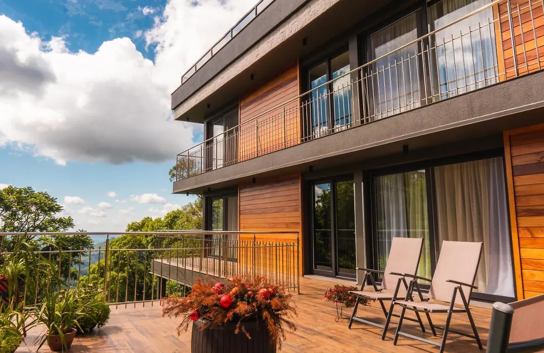 Suites Refugio Do Vale-1