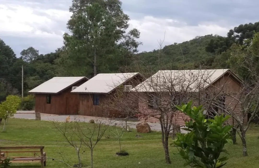 Encosta Dos Pinheiros-1