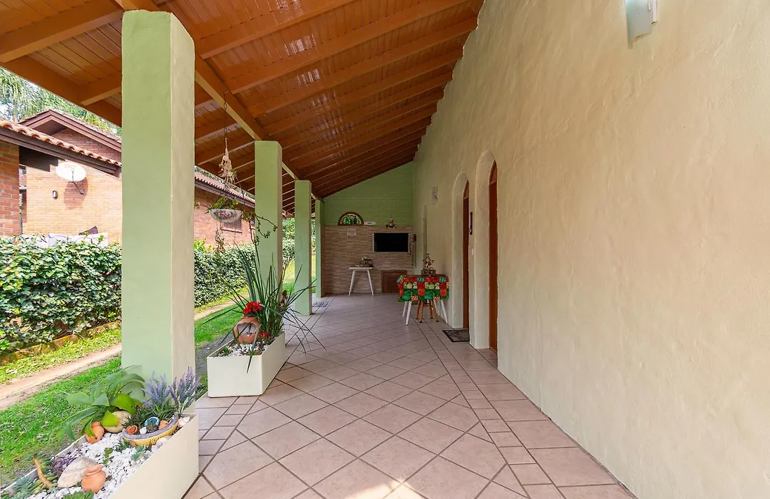 Linda Casa 5 Quartos no Lago Negro-1