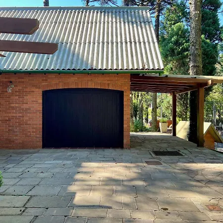 Casa Allegro 3dorm prox Lago Negro by AcheiGramado-2