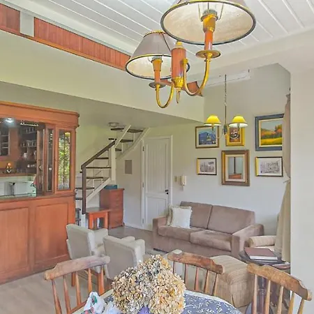 Duplex Floresta Negra - Sua Base perfeita em Gramado! Ótima LOCALIZAÇÃO LAGONegro 500m - 02 Quartos e 02 Banheiros para FAMILIA em CONDOMINIO FECHAD0, cozinha completa com GARAGEM e portaria 24h-2