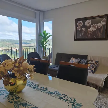 Apartamento de temporada em Gramado com linda vista-3