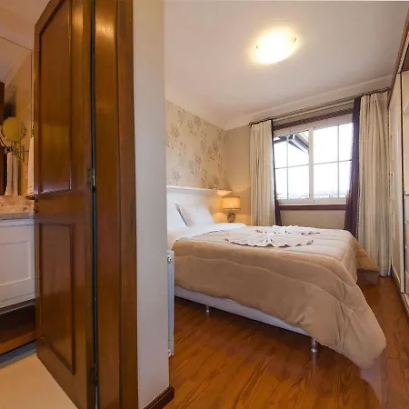 400 metros, Rua Coberta Centro - Villa Di Pietro 404-3