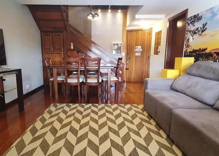 Apto Centro de Gramado com Praticidade e Conforto