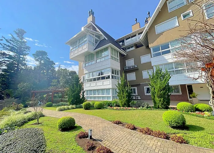 Espaçoso apto no Centro de Gramado