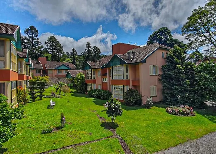 Duplex Floresta Negra - Sua Base perfeita em Gramado! Ótima LOCALIZAÇÃO LAGONegro 500m - 02 Quartos e 02 Banheiros para FAMILIA em CONDOMINIO FECHAD0, cozinha completa com GARAGEM e portaria 24h