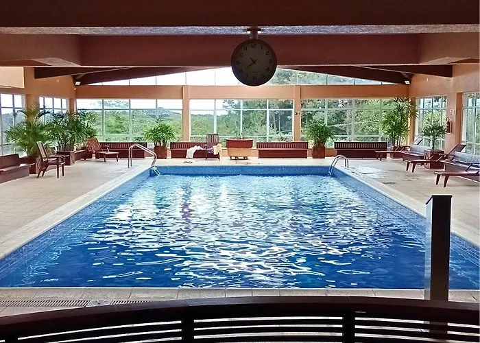 Apartamento No Residencial Village No Centro De Gramado, Com Piscina Aquecida E Hidromassagem