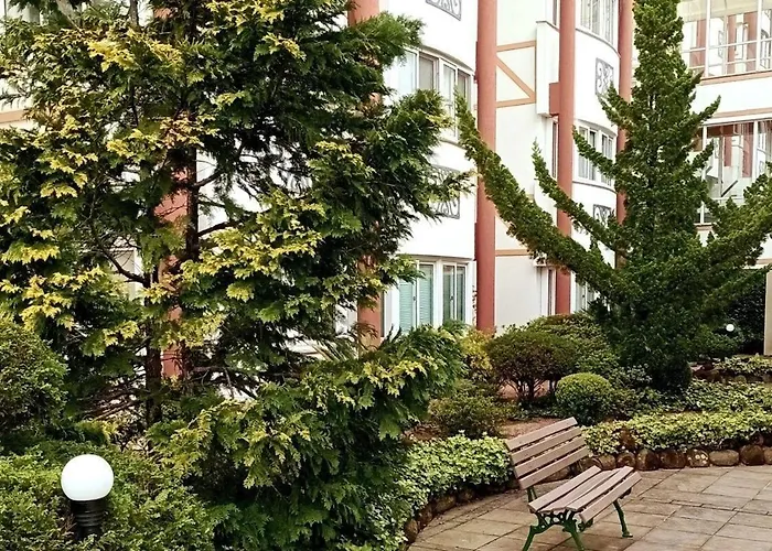 Apartamento no Residencial Village no Centro de Gramado, com Piscina Aquecida e Hidromassagem