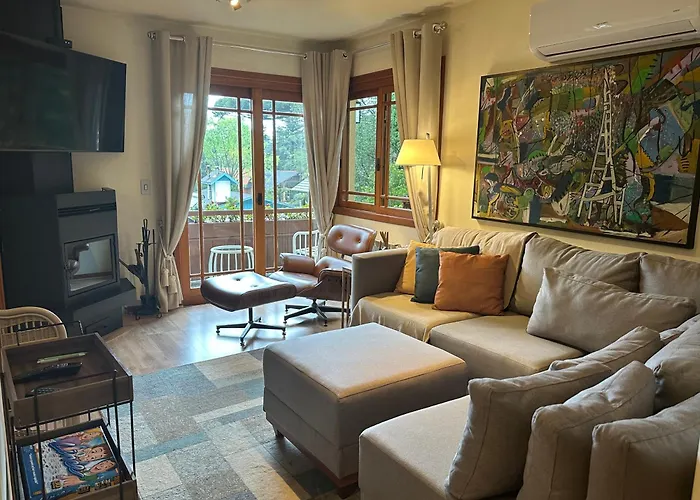 3 suites com Jacuzzi e Lareira - Duplex perto do Centro