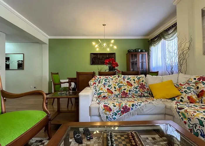 Apartamento há 500 mts da rua coberta