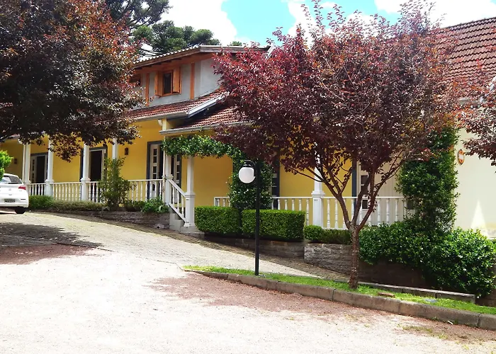 Apartamentos Sulla Collina Centro de Gramado localizado próximo da rua Coberta, Rio Grande do Sul