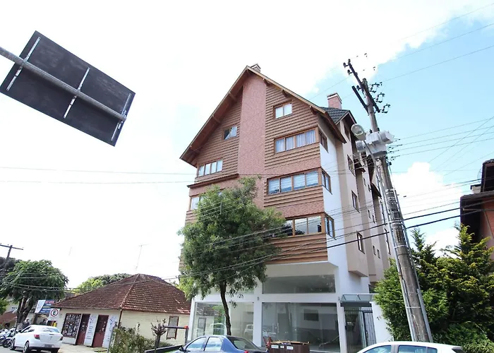 400 metros, Rua Coberta - Centro - Solar da encosta